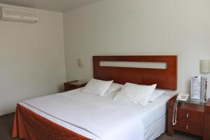 HI Huasteca Inn Hotel