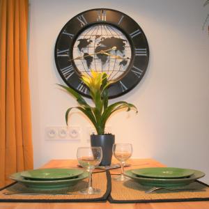 Superbe studio entre le port et le centre ville - LIT KING-SIZE, WiFi & NETFLIX gratuit