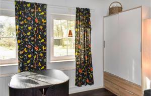 1 Bedroom Beautiful Home In Borrby