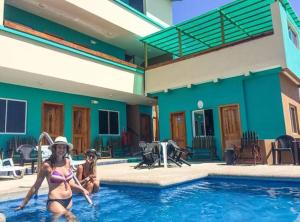 The Lookout Beach Hotel