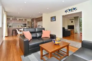 Clyde 106 - Christchurch Holiday Homes - Fendalton