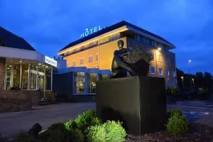 哈勒莫里德德佐特因瓦酒店 - 哈尔夫韦赫