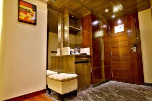Regenta Central the Crystal Kanpur,