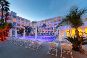 Limanaki Beach Hotel & Suites