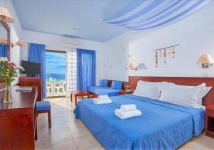 Double Room with Pool View or Sea View