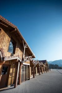 Hotels Hotel Base Camp Lodge - Bourg Saint Maurice : photos des chambres