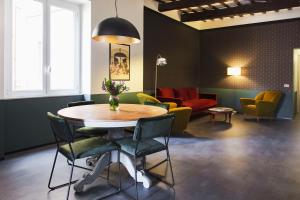 TrastevereHome - Santa Cecilia in Trastevere with Balcony