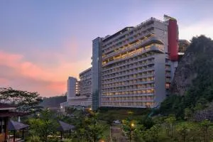 Le Eminence Puncak Hotel Convention & Resort - Tjiseureuh