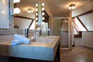 Hotels Ermitage De Corton - Les Collectionneurs : photos des chambres
