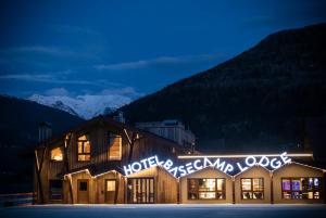 Hotels Hotel Base Camp Lodge - Bourg Saint Maurice : photos des chambres