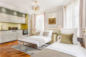 Appartements Luxury 2 Bedroom With Balcony - Louvre & Notre Dame : photos des chambres