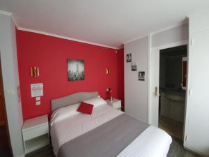 Hotels Contact Hotel du Relais Thouars : photos des chambres