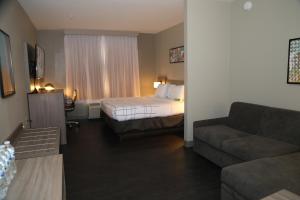 Deluxe King Room - Non-Smoking room in La Quinta Inn & Suites by Wyndham Montgomery