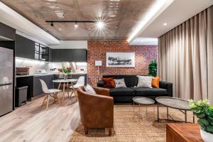303 The Signature, De Waterkant