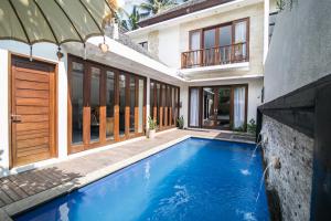 MariJo Villa