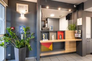 Hotels B&B HOTEL Lille Seclin Unexpo : photos des chambres