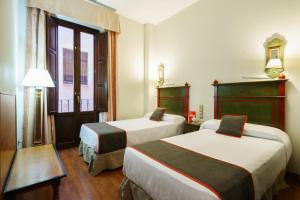 Economy Twin Room room in Hotel Plaza Nueva