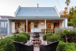 Karoo Masterclass House and Karoo Masterclass Cottage - Accommodation Prince Albert