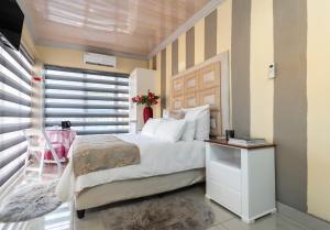 SelaMod Village Guest House