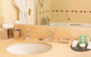 The Airds Hotel and Restaurant