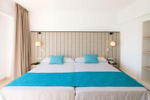 Premium Twin Room room in azuLine Hotel Bergantin