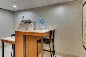 Holiday Inn Express Pittston - Scranton Airport by IHG