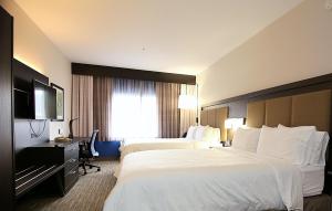 Queen Room with Two Queen Beds - Non-Smoking room in Holiday Inn Express Hotel & Suites Ashland an IHG Hotel