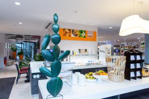 Hotels Holiday Inn Express Toulon - Est, an IHG Hotel : photos des chambres