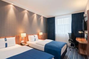 Hotels Holiday Inn Express Toulon - Est, an IHG Hotel : Chambre Standard
