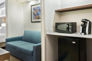 Double Suite with Two Double Beds - Non-Smoking room in Holiday Inn Express & Suites - Nearest Universal Orlando an IHG Hotel