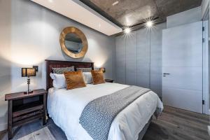 303 The Signature, De Waterkant