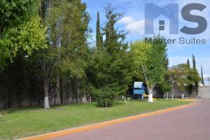 Hermosa Suite Alberca Áreas Verdes Blvd Bernardo Quintana 17D