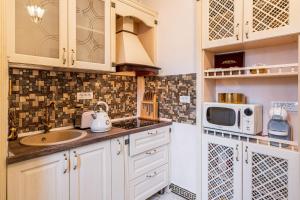 Private Museum Apartment with Antique Decor