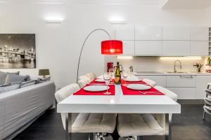 Elegant House Via Pia