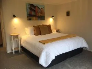 The Garden Room at Te Anau Country Accommodation - Lowther