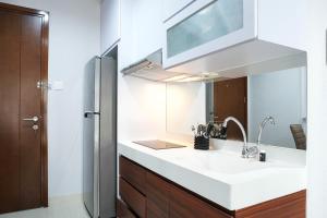 Modern 2BR at Signature Park Grande Apartment By Travelio
