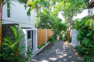 Peach Blossom Resort & Pool Villa - SHA Plus