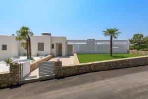 Villa Allegra with pool in Pefkos, Lindos area Rhodes Greece