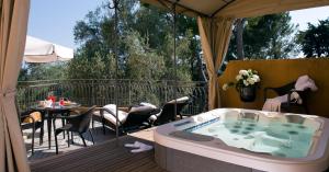 Hotels Bastide Saint Antoine - Relais & Chateaux : Appartement