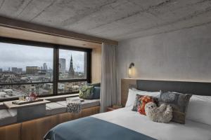 King Room room in Treehouse Hotel London