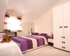 ZSA ZSA HOLIDAY HOME