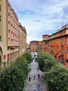 Piazza Galileo, 3/4 Bologna, Italy.