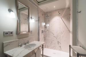 Room Mate Collection Gran Filippo, Rome-Fontana di Trevi