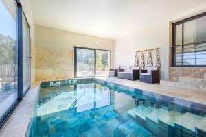 Villas Villa Celestine 10pers. piscine interieure chauffee : photos des chambres