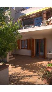 LLOGUER30 Margarets Family House with pool and parquing