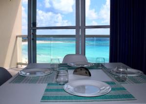 Oceanside Studio - Stunning Views, Ideal Location