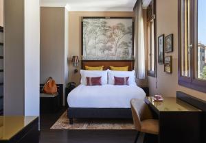 Superior Premium Double Room room in Hotel Indigo Venice - Sant'Elena