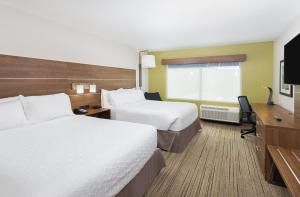 Standard Room with Two Queen Beds room in Holiday Inn Express Williamsburg an IHG Hotel