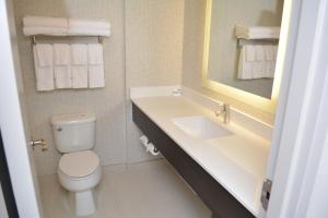 Holiday Inn Express & Suites Waterville - North by IHG