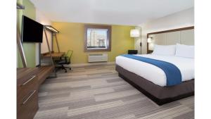 Standard King Room room in Holiday Inn Express & Suites - Olathe South an IHG Hotel